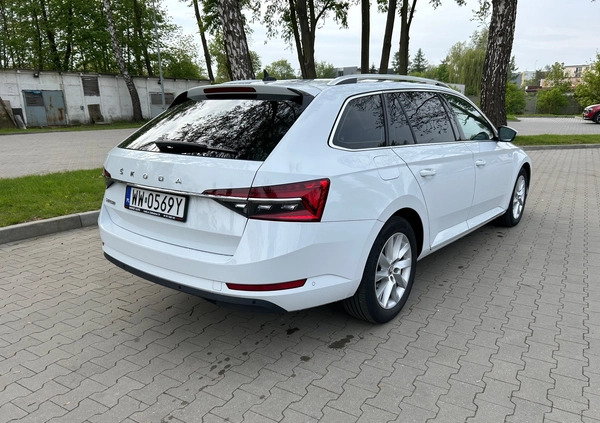 Skoda Superb cena 96600 przebieg: 105450, rok produkcji 2019 z Pabianice małe 254